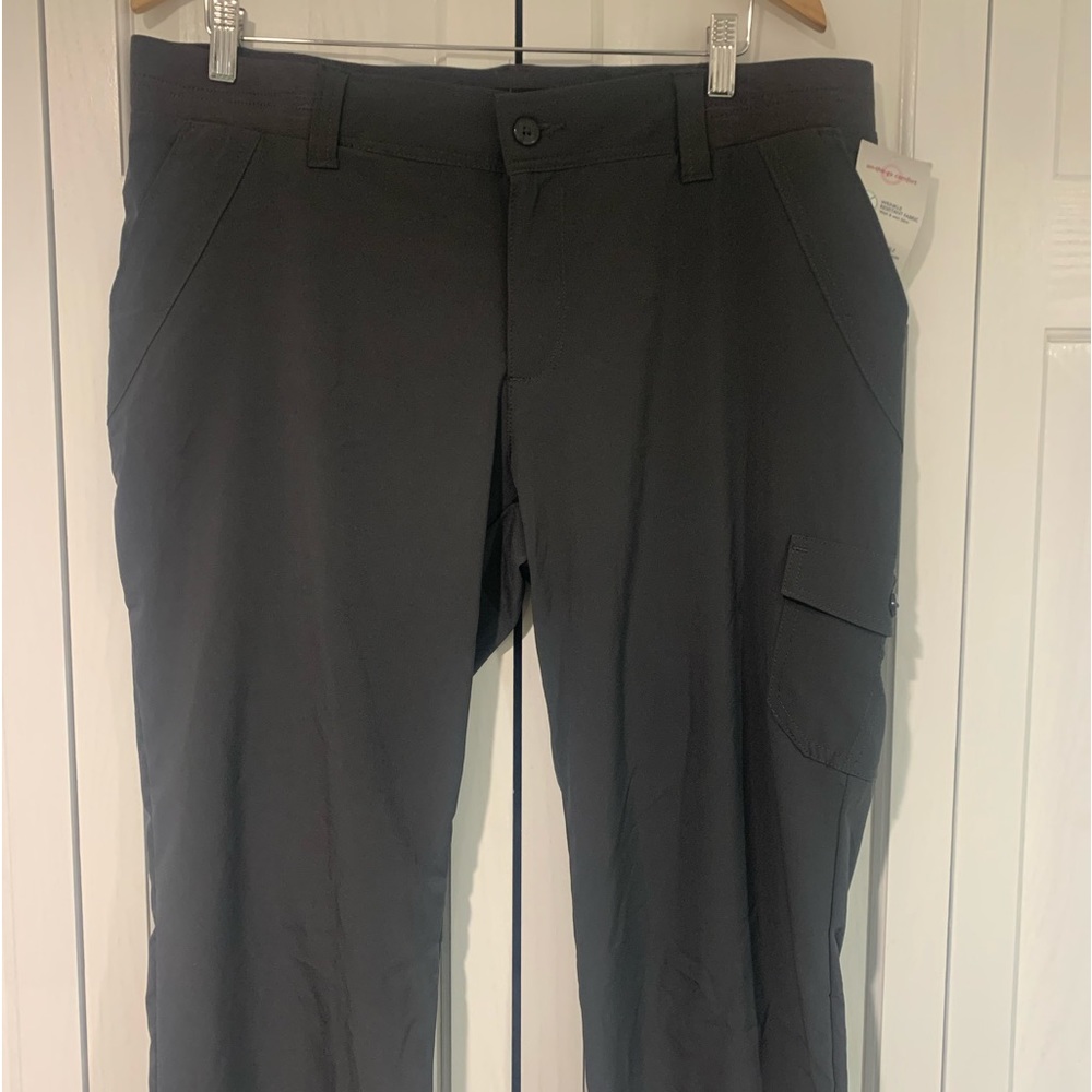 Woman’s Capris Wrinkle Resistant 4 Way Stretch Size 16